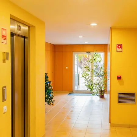 Axi Living Porto Premium Maía