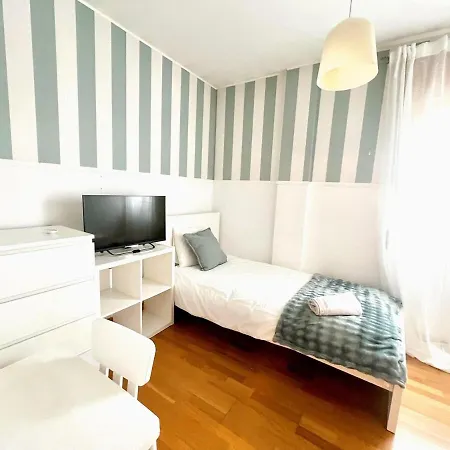 Axi Living Porto Premium Daire Maía